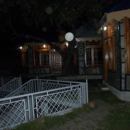 Manila Huts Hotel Naran Buitenkant foto